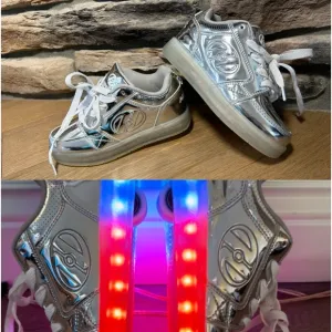 Heelys kids’ youth size 2 sneakers/skate shoes