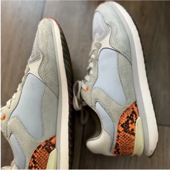 HOFF  Women’s Light Blue and Orange Low Top Sneakers 10