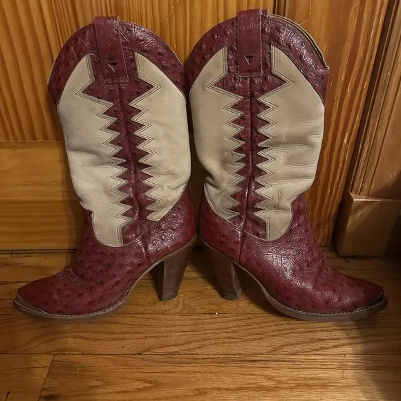 Incredible leather and suede cowboy 🤠 boots