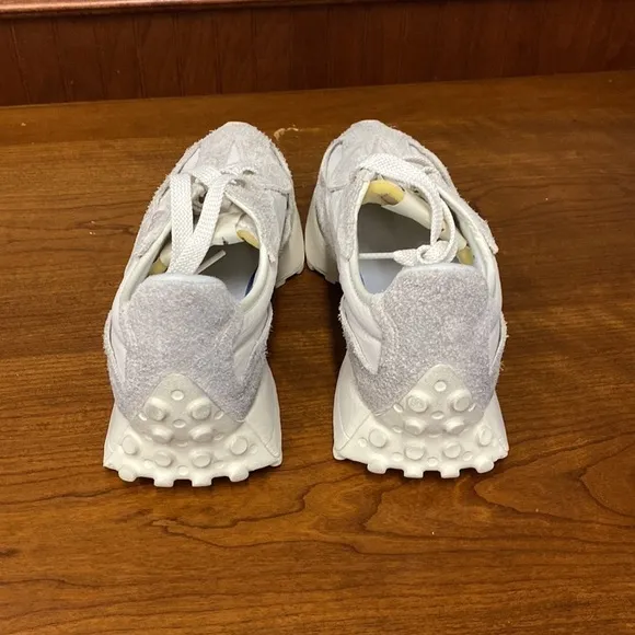 J Crew x New Balance® 327 unisex sneakersItem BX073