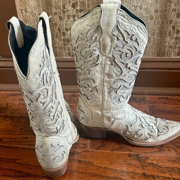 J.B. Dillon Reserve Crystal Embellished Bridal Boots in Bone Size US 7