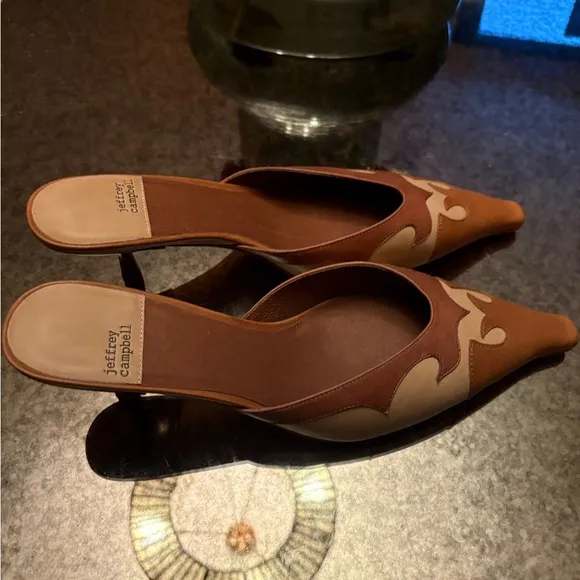 Jeffrey Campbell Dilettante Mule In Beige