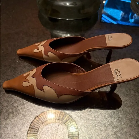 Jeffrey Campbell Dilettante Mule In Beige