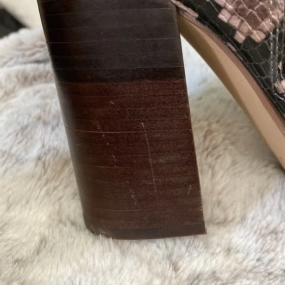 Jennifer Lopez Jlo Snake Print Pointy Toe Heeled Ankle Boots Brown Size 8.5