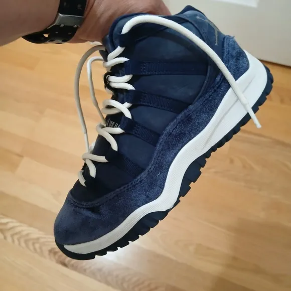 Jordan 11 Retro Midnight Navy Streetwear/Lifestyle Shoes Size 2 Youth Unisex