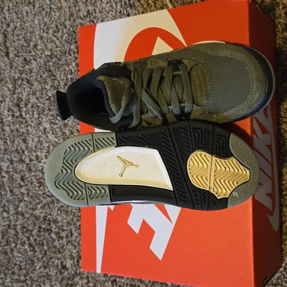 Jordan 4 Retro for boys in Olive size 11c