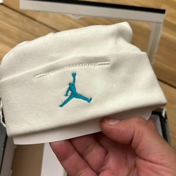 JORDAN 5 retro baby shoes and beanie set