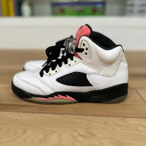 Jordan 5 Retro Sunblush size 5.5Y US