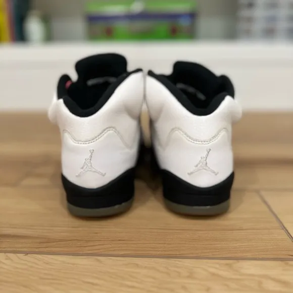 Jordan 5 Retro Sunblush size 5.5Y US