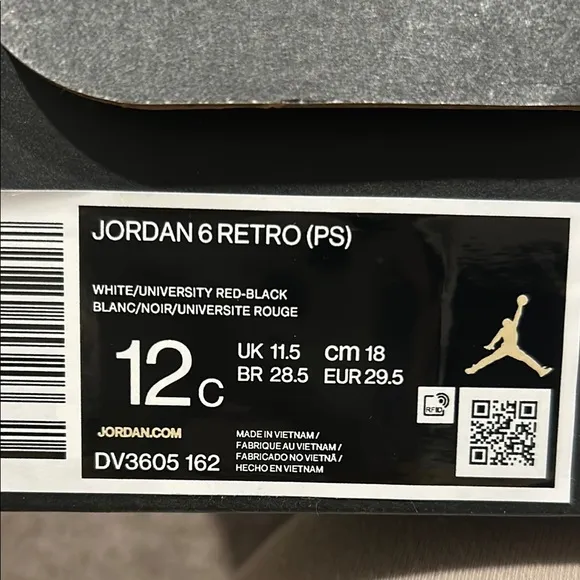JORDAN 6 RETRO - Kids White and Red Jordan Shoes