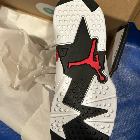 JORDAN 6 RETRO - Kids White and Red Jordan Shoes