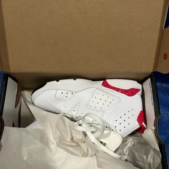 JORDAN 6 RETRO - Kids White and Red Jordan Shoes