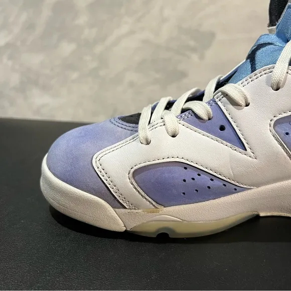 Jordan 6 retro UNC Men's 9.5 University Blue Athletic Basketball Sneakers