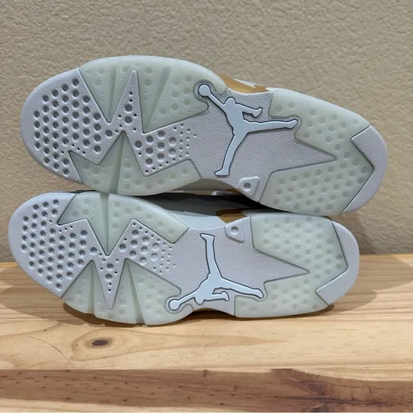 Jordan 6 Retro Women's Size 7 Grey Gold iced Suede Shoes DQ4914 074