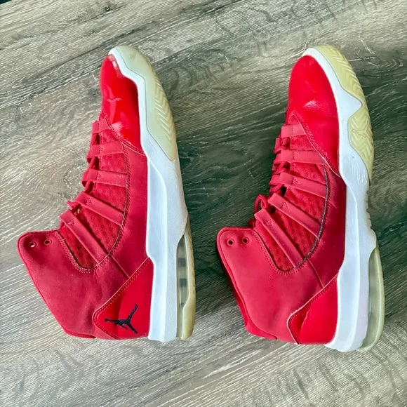 Jordan Max Aura Gym Red Basketball Shoes
