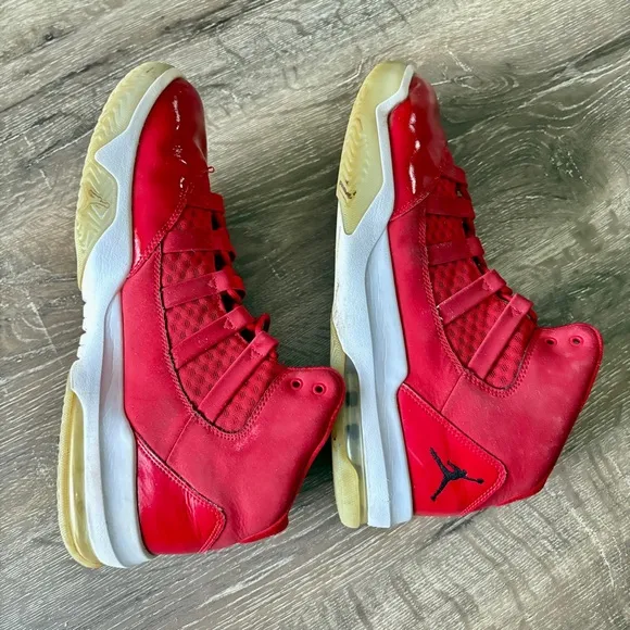 Jordan Max Aura Gym Red Basketball Shoes