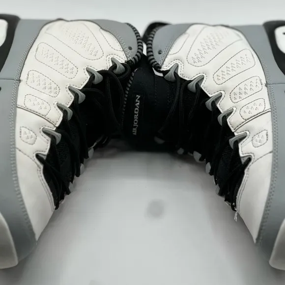 Jordan Men's Black and Gray Shoes