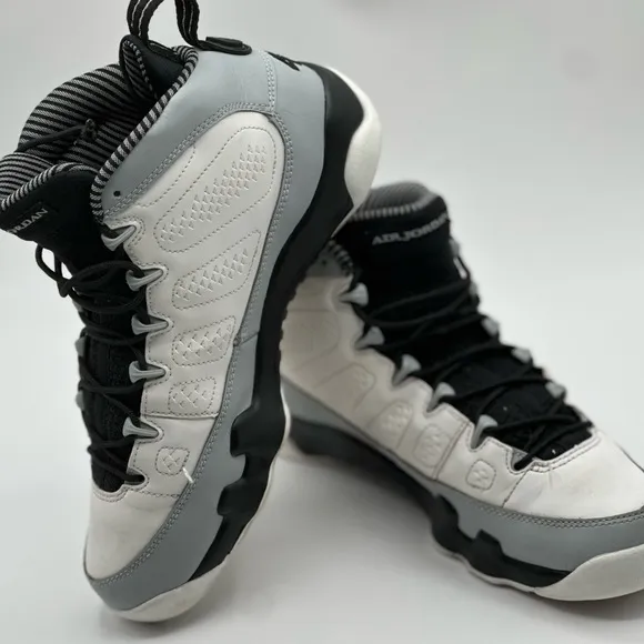 Jordan Men's Black and Gray Shoes