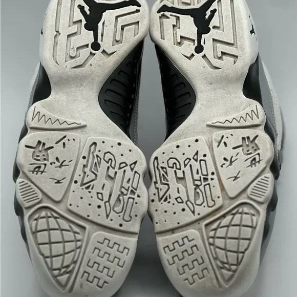 Jordan Men's Black and Gray Shoes