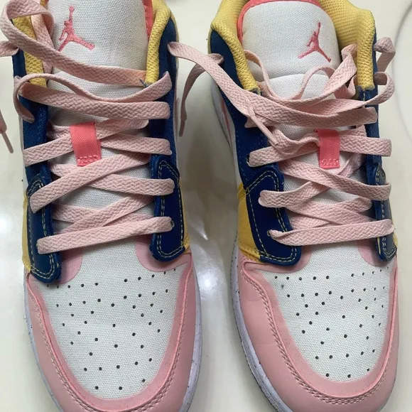 Jordan Pink and Blue Sneakers Vibrant Athletic Style