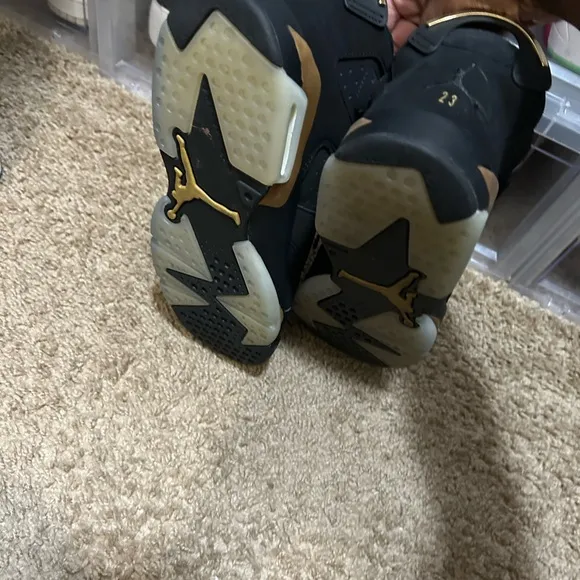 Jordan retro 6 black and gold excellent condition GS size 6.5 at NO box
