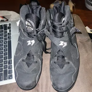 Jordan retro chrome 8s