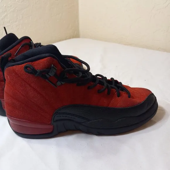 Jordan Retro Reverse Flu Game Athletic Shoe