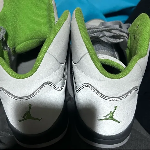 Jordans Retro 5 silver and green in box!