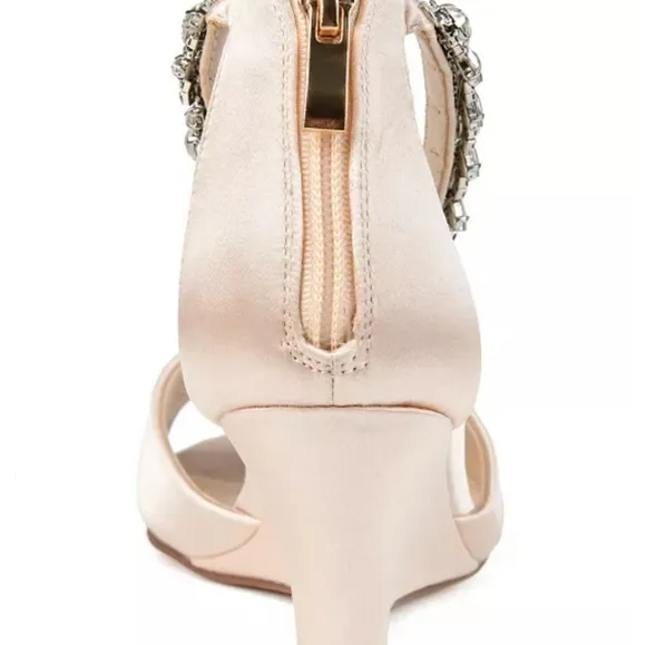 Journee collection womens Connor wedges womens‎ fashion shoes size 7.5 new