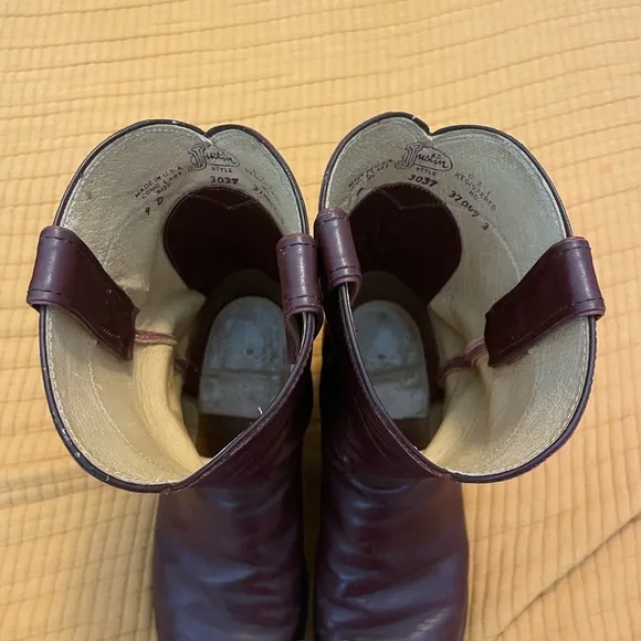 Justin Cowboy boots genuine leather burgundy, vintage, made in the USA Men’s 9d