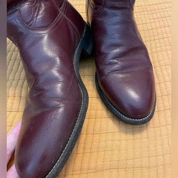 Justin Cowboy boots genuine leather burgundy, vintage, made in the USA Men’s 9d