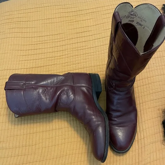 Justin Cowboy boots genuine leather burgundy, vintage, made in the USA Men’s 9d