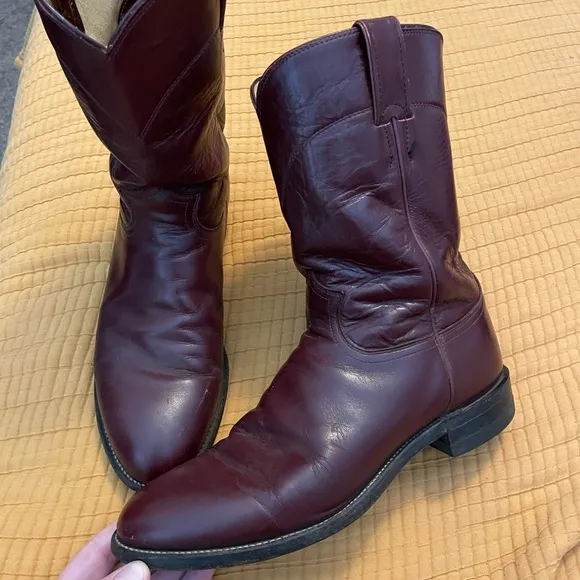 Justin Cowboy boots genuine leather burgundy, vintage, made in the USA Men’s 9d
