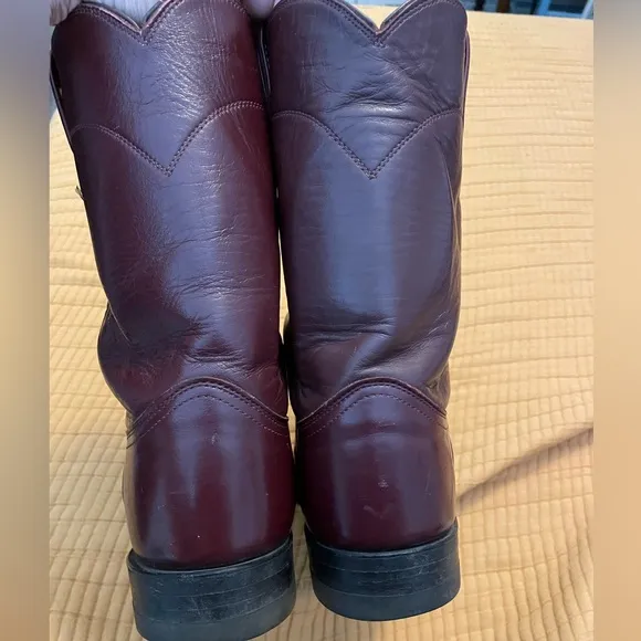 Justin Cowboy boots genuine leather burgundy, vintage, made in the USA Men’s 9d