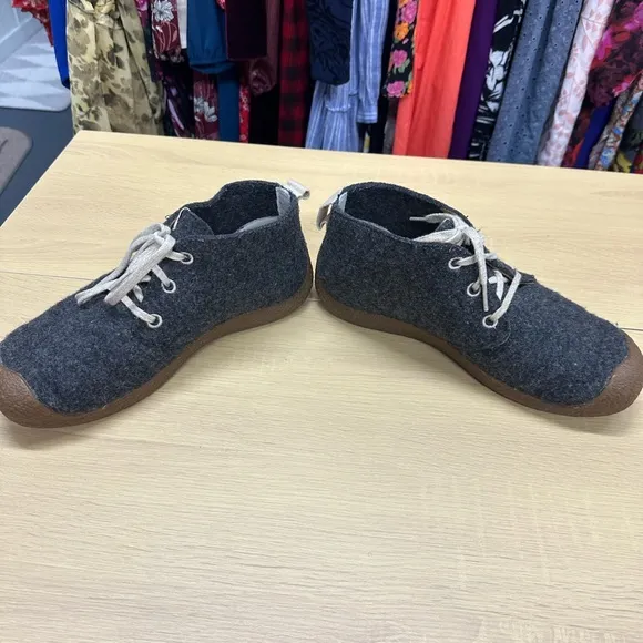 Keen® Mosey Chukka Boot Grey Felt/Birch Size 9 EUC