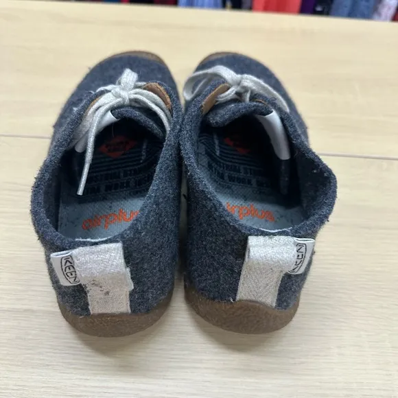 Keen® Mosey Chukka Boot Grey Felt/Birch Size 9 EUC