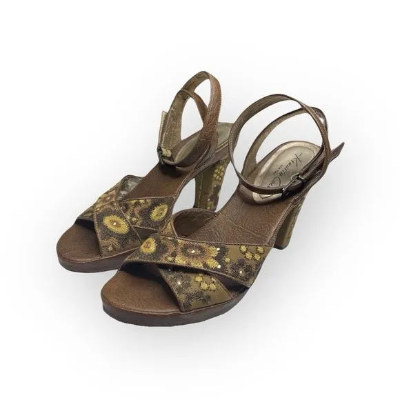 Kenneth Cole 𑁍 Afterflower Embroidery Strappy Platform Sandal 𑁍 Brown Leather