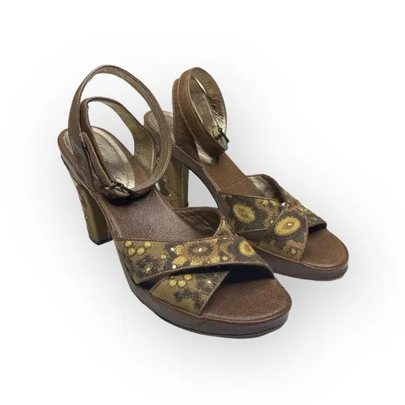 Kenneth Cole 𑁍 Afterflower Embroidery Strappy Platform Sandal 𑁍 Brown Leather