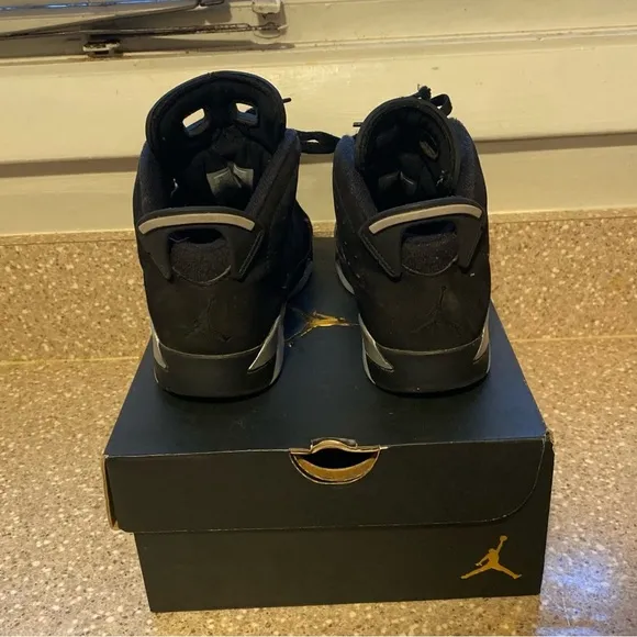 kids Jordan 6 retro black metallic chrome shoes size 1
