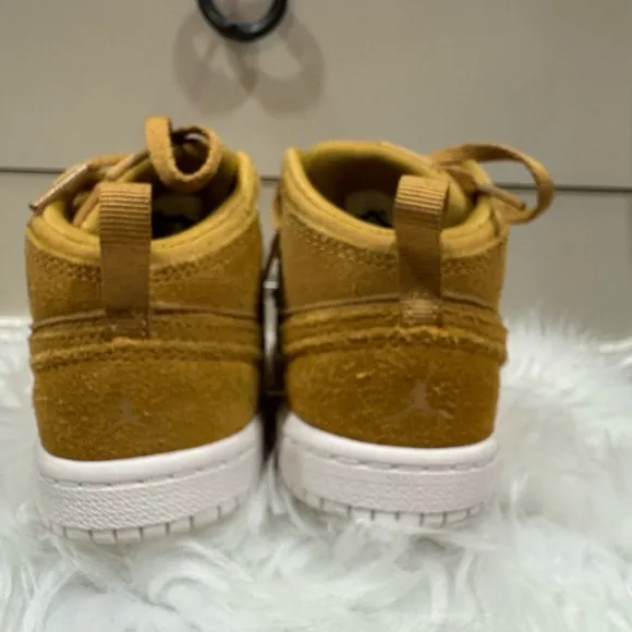 Kids Nike Air Jordan 1 Retro Mid BT 'Wheat' 2017