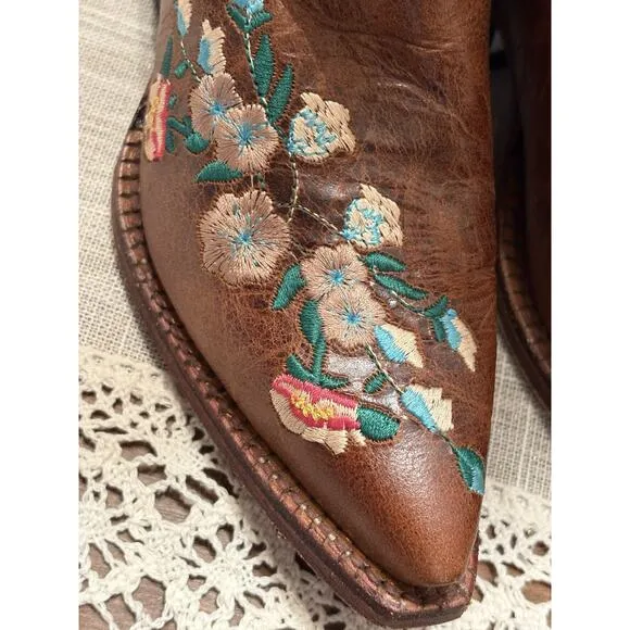 Kids Size 2 Floral Embroidered Western Cowgirl Boot by Macie Bean Boho NEW