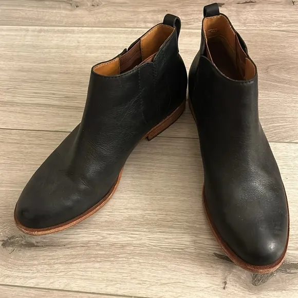 Kork-Ease Black Leather Velma Ankle Boots