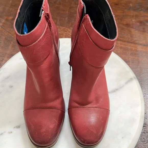 KORK EASE Red Decola Moto Block Heel Distressed Leather Ankle Booties Boots