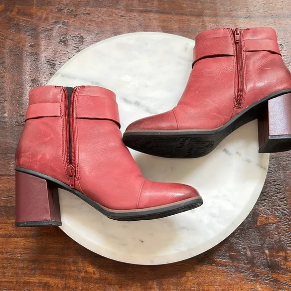 KORK EASE Red Decola Moto Block Heel Distressed Leather Ankle Booties Boots