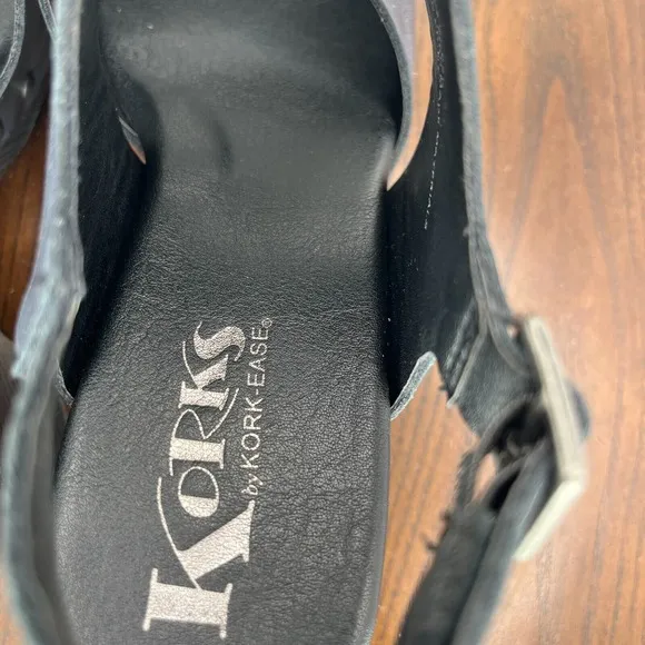 Korks By Kork Ease Sandals Women's 7 Black Leather Platform Strappy Studded Shoe
