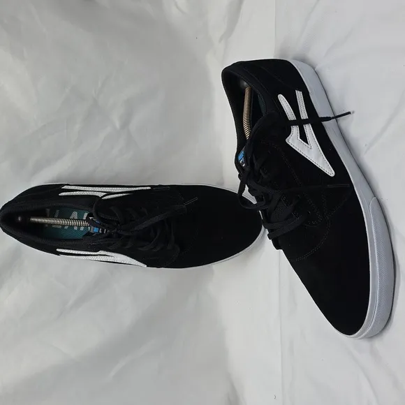 LAKAI GRIFFIN CAMBRIDGE BLACK SUEDE LACE UP MENS LOW TOP MEN 13 SKATEBOARD SHOE
