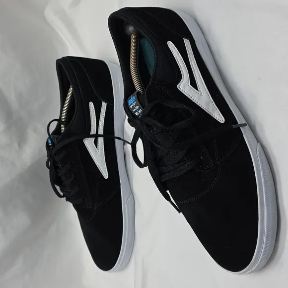 LAKAI GRIFFIN CAMBRIDGE BLACK SUEDE LACE UP MENS LOW TOP MEN 13 SKATEBOARD SHOE