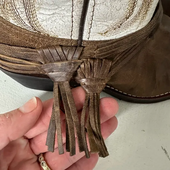Laredo Crackle Embroidered Tassel Brown and White Cowboy Western Boots -Size 8.5