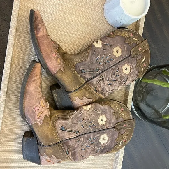 Laredo Miss Kate Leather Floral Embroidered Snip Toe Western Boots