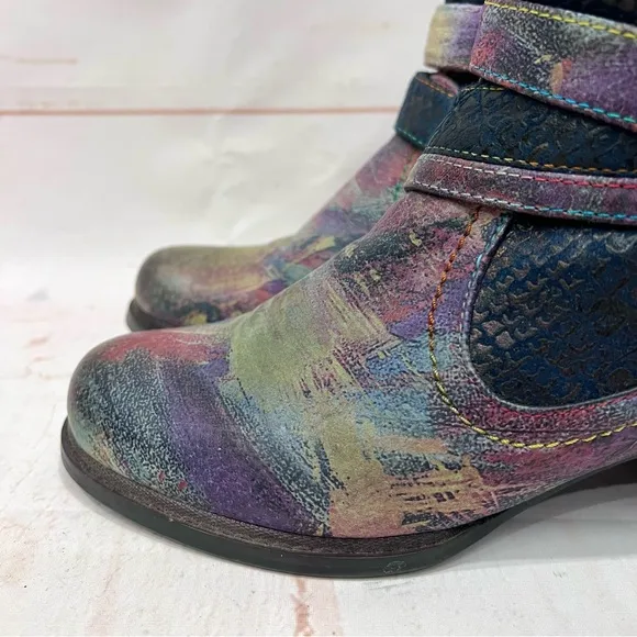 L’artiste Spring Step Leather Iridescent Paint Strokes Shazzam Ankle Booties